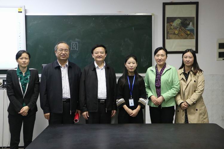 调整大小 南通中学公开课后两校领导与上课员工及指导老师合影.jpg